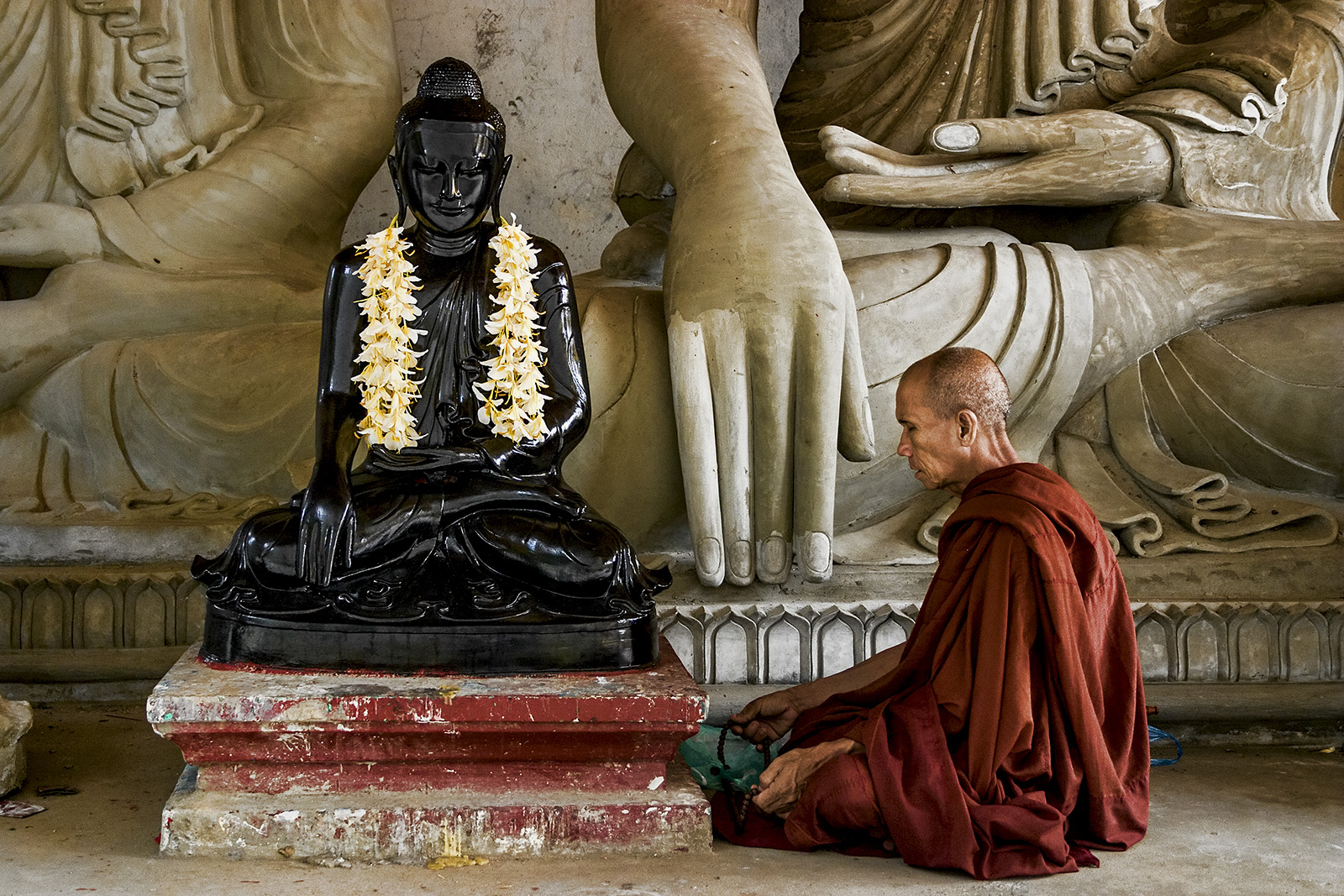 Есть ли будда. Тхеравада-хинаяна. Буддизм Тхеравада /хинаяна Будда. «Гаутама Будда, махаяна Будда». Что такое дхьяна в буддизме.